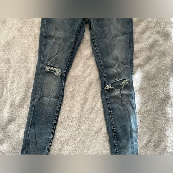 BLANKNYC Ripped Jeans - Picture 2 of 5